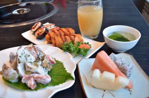 江西饭店吃瓜事件真相,真相揭秘，一场误会引发的轩然大波